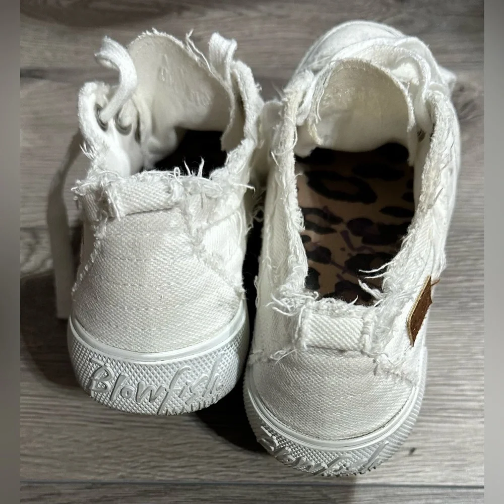 BLOWFISH Malibu Woman’s White Canvas Distressed Sneakers 6.5 - Picture 8 of 8
